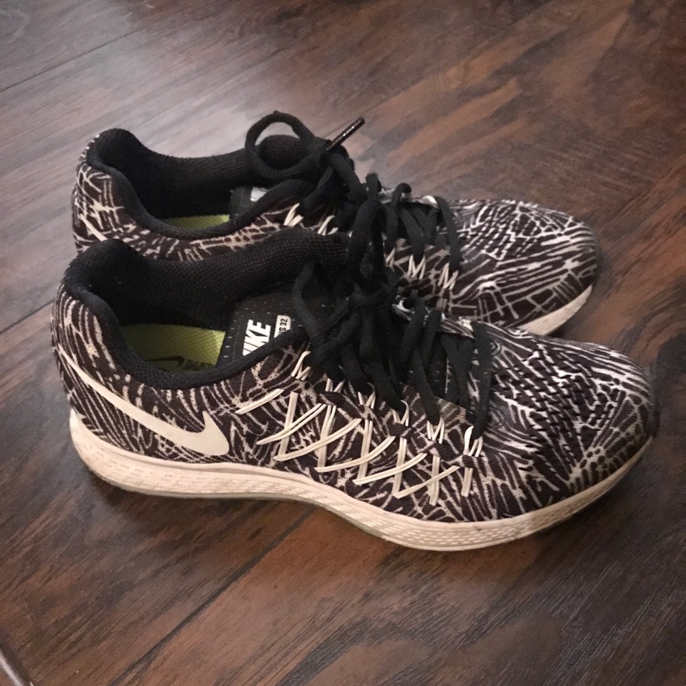 Women’s Nike size 7